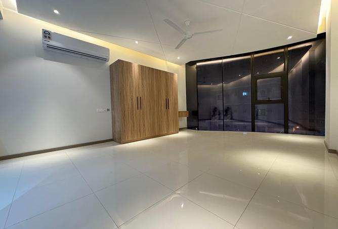 956872 - Property Main Image