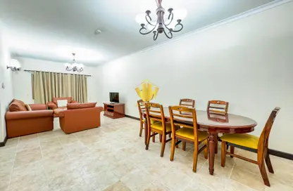 Apartment - 2 Bedrooms - 2 Bathrooms for rent in Mahooz - Manama - Capital Governorate