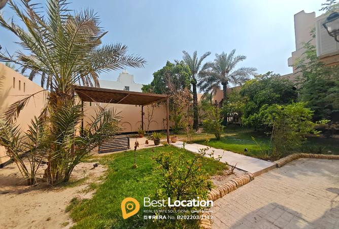 933004 - Property Image 2