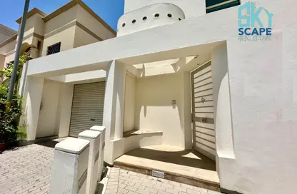 عمارة بالكامل - استوديو - 4 حمامات للايجار في السقية - المنامة - محافظة العاصمة