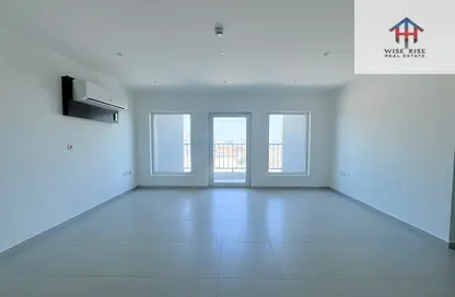 Apartment - 2 Bedrooms - 2 Bathrooms for rent in Al Burhama - Manama - Capital Governorate