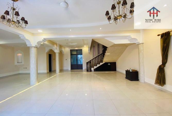 955328 - Property Image 2