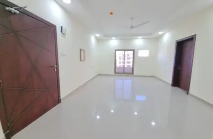 شقة - 2 غرف نوم - 2 حمامات للايجار في الجنبية - المحافظة الشمالية