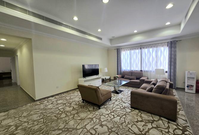 977415 - Property Image 2