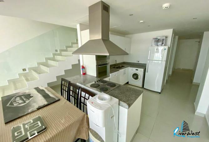 956533 - Property Image 2