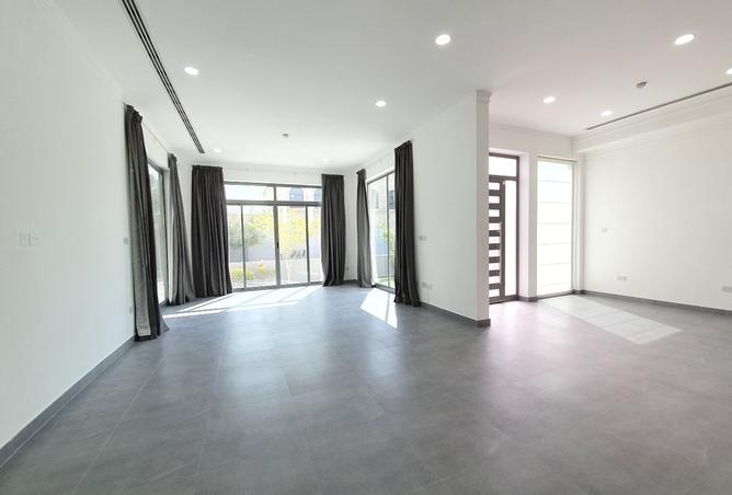 974953 - Property Image 2