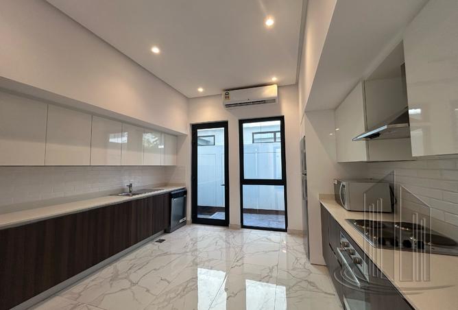915025 - Property Image 3