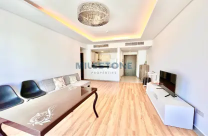 Living Room image for: Apartment - 1 Bedroom - 2 Bathrooms for sale in The Lagoon - Amwaj Islands - Muharraq Governorate, Image 1
