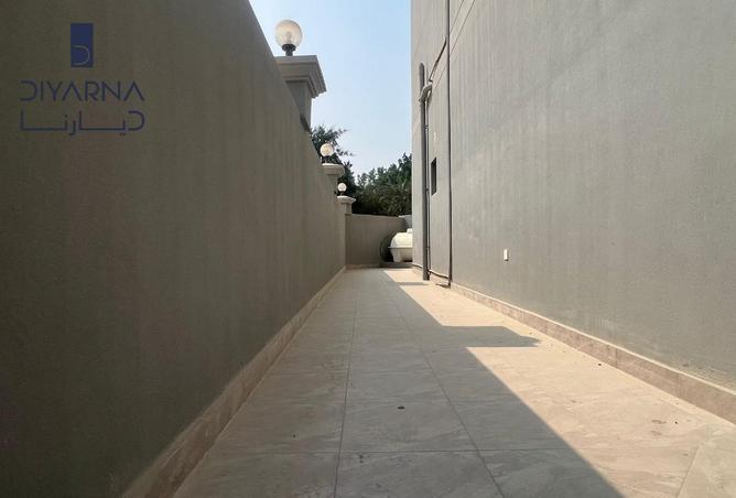 960808 - Property Image 2