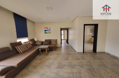 Apartment - 2 Bedrooms - 2 Bathrooms for rent in Busaiteen - Muharraq Governorate