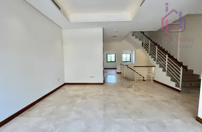 Townhouse - 3 Bedrooms - 5 Bathrooms for rent in Zallaq - Southern Governorate