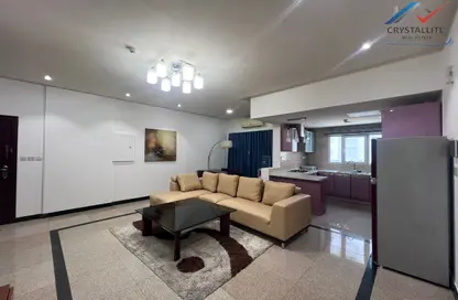 Apartment - 2 Bedrooms - 2 Bathrooms for rent in Busaiteen - Muharraq Governorate