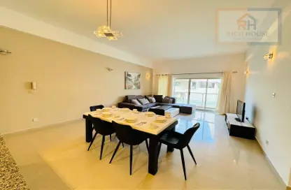 Living / Dining Room image for: Apartment - 2 Bedrooms - 2 Bathrooms for rent in Amwaj Marina - Amwaj Islands - Muharraq Governorate, Image 1