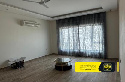 Apartment - 3 Bedrooms - 3 Bathrooms for rent in Bilad Al Qadeem - Manama - Capital Governorate