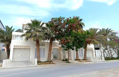 Villa - 4 Bedrooms - 4 Bathrooms for rent in Saar - Northern Governorate