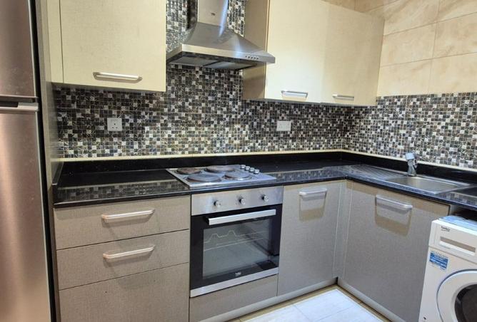 985921 - Property Image 2