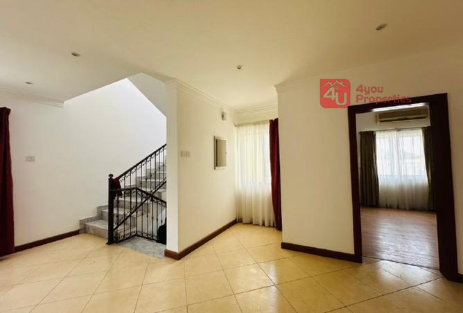 975684 - Property Image 3