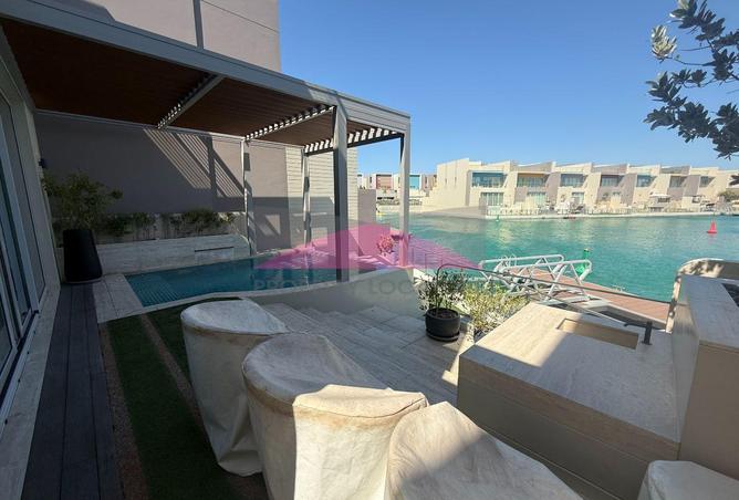 953186 - Property Image 2