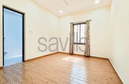 Empty Room image for: Apartment - 2 Bedrooms - 2 Bathrooms for rent in Karbabad - Manama - Capital Governorate, Image 1