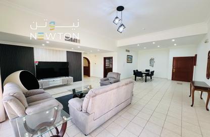Apartment - 2 Bedrooms - 3 Bathrooms for rent in Al Juffair - Capital Governorate