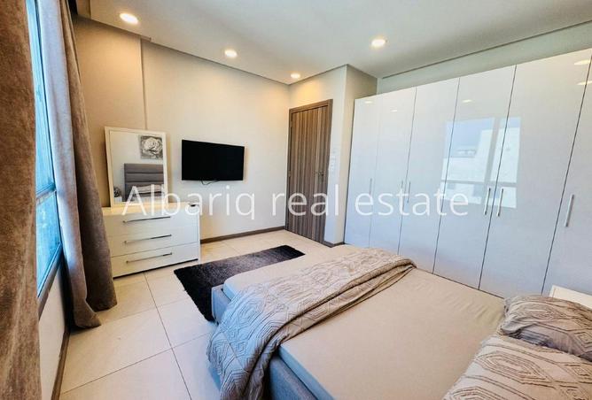 989602 - Property Image 2