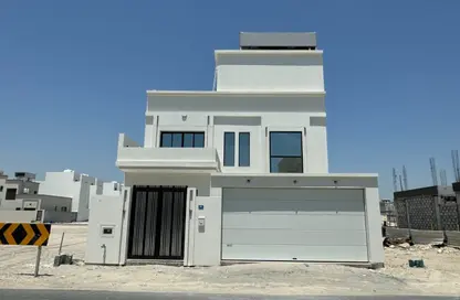 Villa - 3 Bedrooms - 4 Bathrooms for sale in Busaiteen - Muharraq Governorate