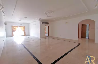 Apartment - 3 Bedrooms - 2 Bathrooms for rent in Al Juffair - Capital Governorate