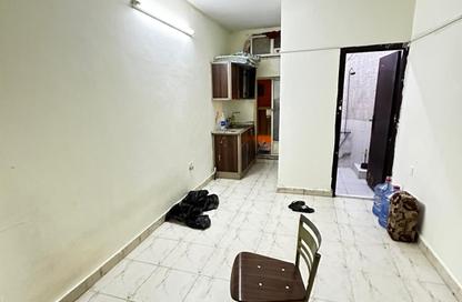 Apartment - Studio - 1 Bathroom for rent in Gudaibiya - Manama - Capital Governorate