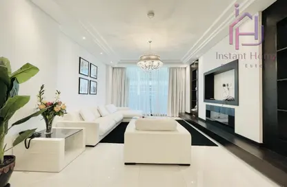 Apartment - 3 Bedrooms - 4 Bathrooms for rent in Al Juffair - Capital Governorate