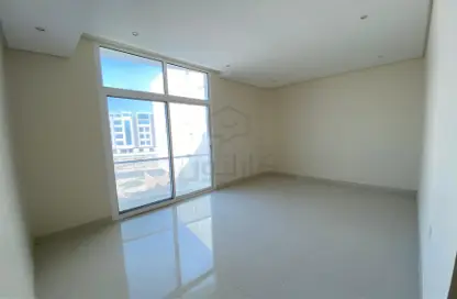 Empty Room image for: Apartment - 2 Bedrooms - 2 Bathrooms for sale in Seef - Capital Governorate, Image 1