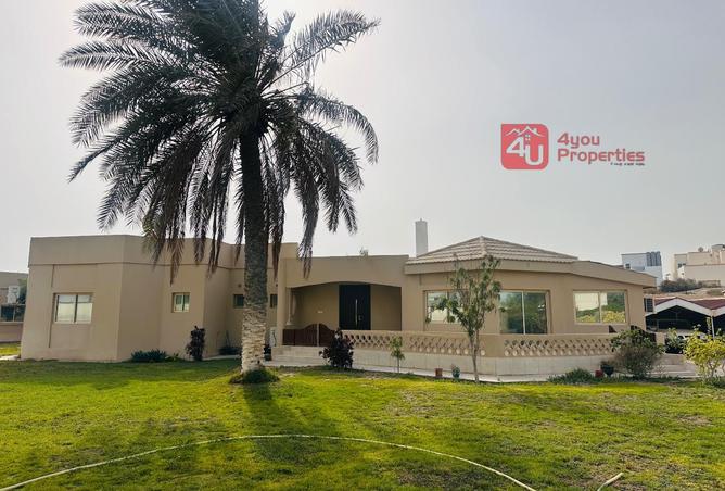 985916 - Property Image 2