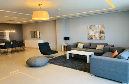 Apartment - 2 Bedrooms - 3 Bathrooms for rent in Mahooz - Manama - Capital Governorate