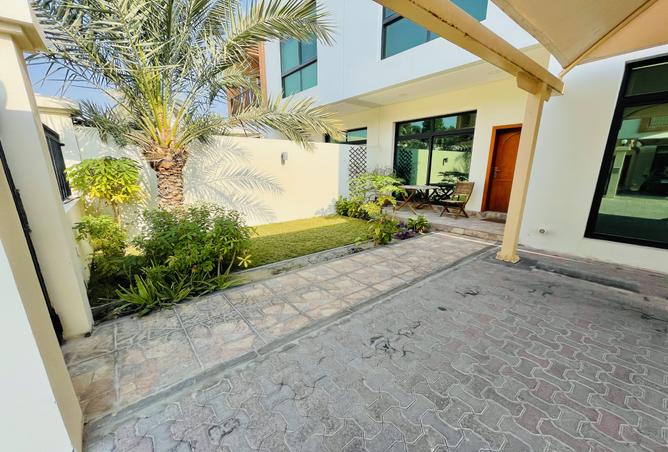 989593 - Property Image 2