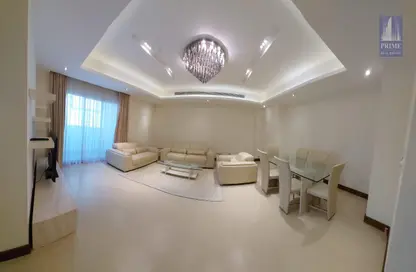 Apartment - 2 Bedrooms - 3 Bathrooms for rent in Al Juffair - Capital Governorate