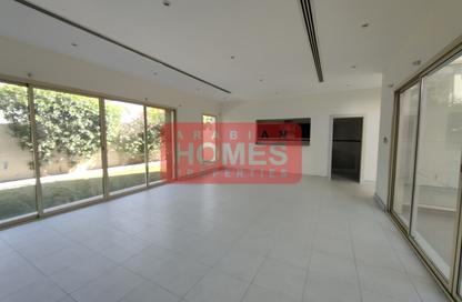 Compound - 4 Bedrooms - 5 Bathrooms for rent in Saar - Northern Governorate