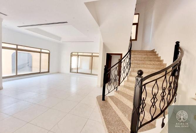 974603 - Property Image 2