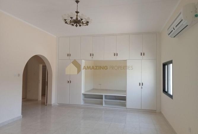 980040 - Property Image 2