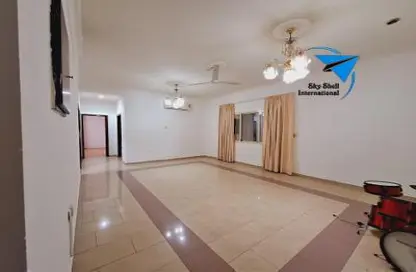 Apartment - 3 Bedrooms - 2 Bathrooms for rent in Al Juffair - Capital Governorate