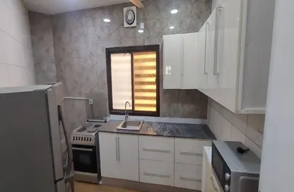 عمارة بالكامل - 8 غرف نوم - 8 حمامات للايجار في الرفاع الشرقي - الرفاع - المحافظة الجنوبية