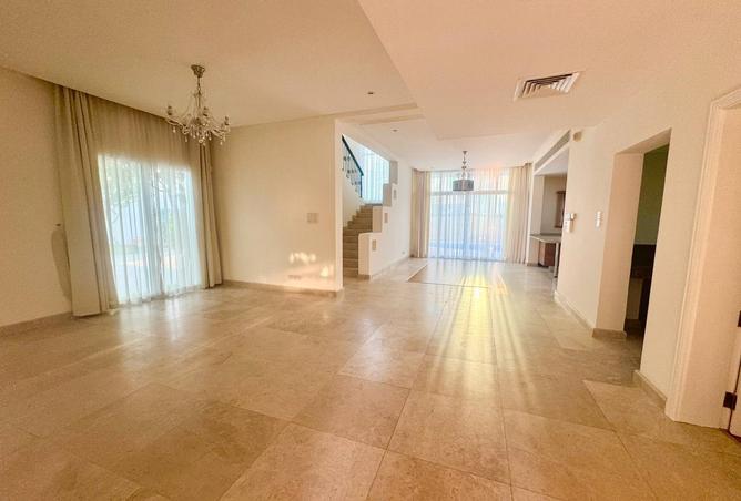 962628 - Property Image 2