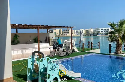 فيلا - 8 غرف نوم - 8 حمامات للبيع في أمواج - المحرق