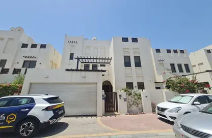 Villa - 5 Bedrooms - 6 Bathrooms for rent in Al Noor - Diyar Al Muharraq - Muharraq Governorate