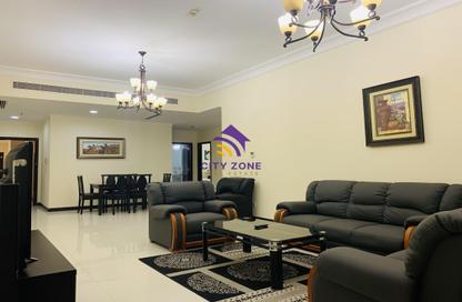 Apartment - 2 Bedrooms - 3 Bathrooms for rent in Al Juffair - Capital Governorate