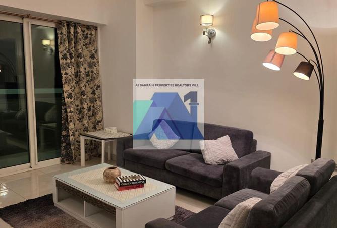 982033 - Property Image 2