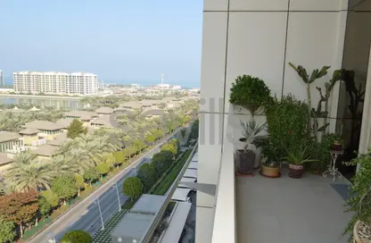 Balcony image for: Apartment - 3 Bedrooms - 3 Bathrooms for rent in Reef Island - Capital Governorate, Image 1