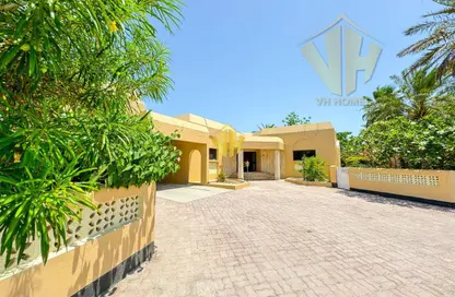 Villa - 4 Bedrooms - 5 Bathrooms for rent in Saar - Northern Governorate