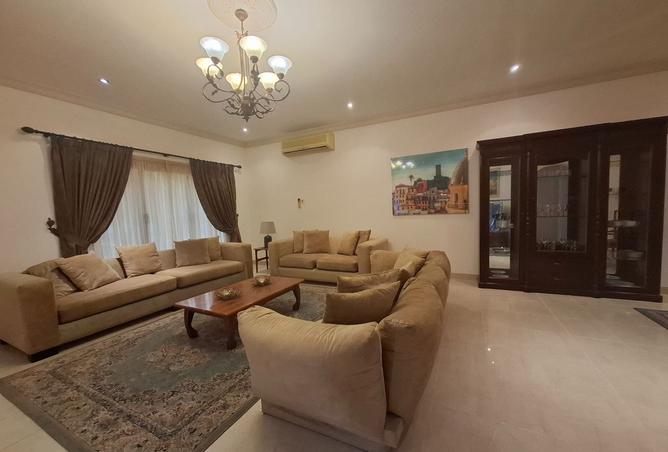 981808 - Property Image 2