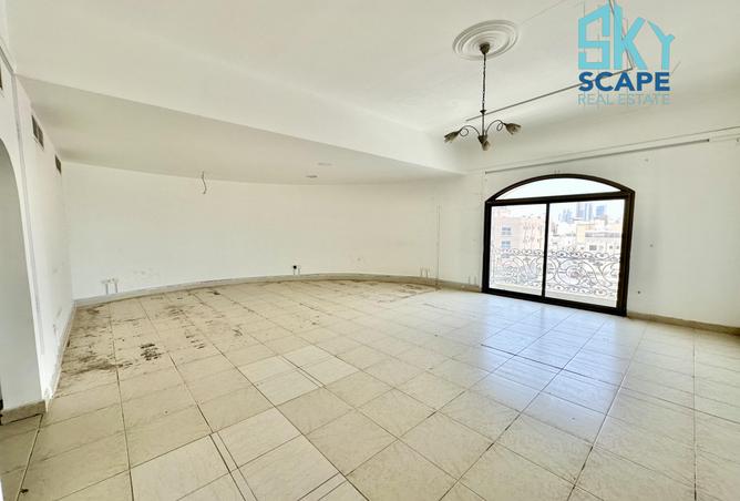 979839 - Property Image 2