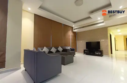 Apartment - 2 Bedrooms - 3 Bathrooms for sale in Al Juffair - Capital Governorate