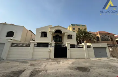 Villa - 4 Bedrooms - 5 Bathrooms for sale in Um Al Hasam - Manama - Capital Governorate